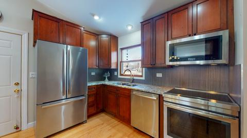 899 Waverly Dr, Elgin, IL 60120 photo 9