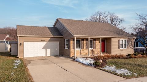 899 Waverly Dr, Elgin, IL 60120 photo 2