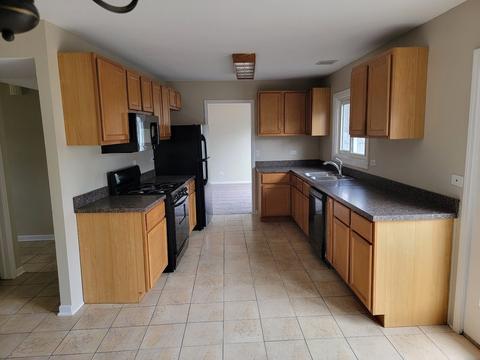 1935 Ashley Rd, Hoffman Estates, IL 60169 photo 11