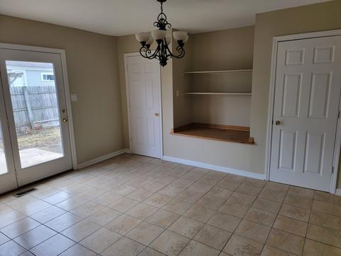 1935 Ashley Rd, Hoffman Estates, IL 60169 photo 14