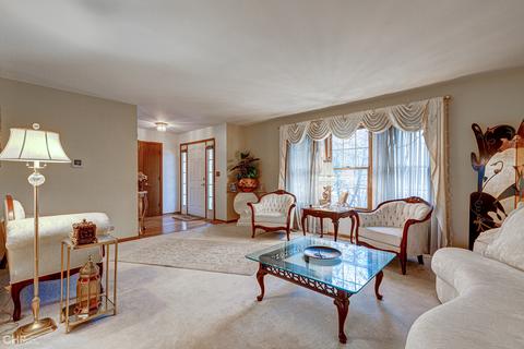 831 Mayfair Ln, Algonquin, IL 60102 photo 4