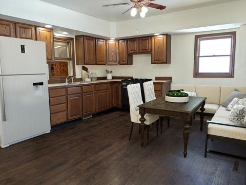 733 S 17th Ave, Freeport, IL 61032 photo 2