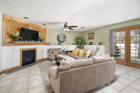1802 Lisbon Rd, Morris, IL 60450 photo 13