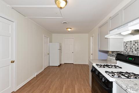 5010 Parkview Dr, Mccullom Lake, IL 60050 photo 11
