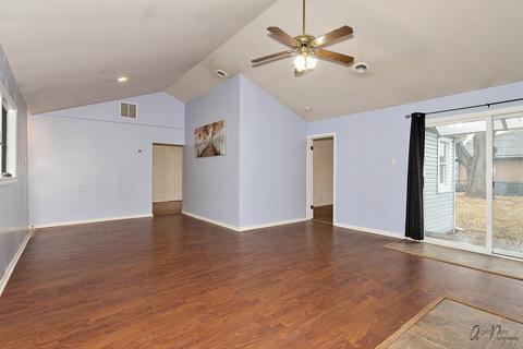 5010 Parkview Dr, Mccullom Lake, IL 60050 photo 6