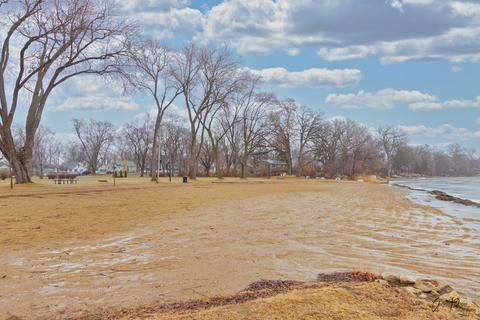 5010 Parkview Dr, Mccullom Lake, IL 60050 photo 25