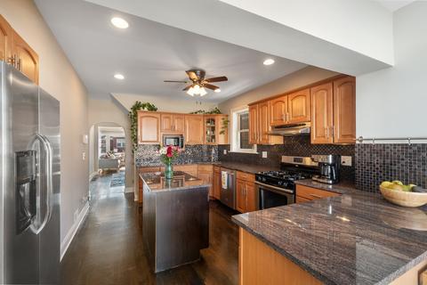 4900 W Roscoe St, Chicago, IL 60641 photo 7