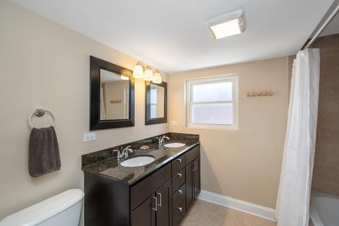 4900 W Roscoe St, Chicago, IL 60641 photo 19