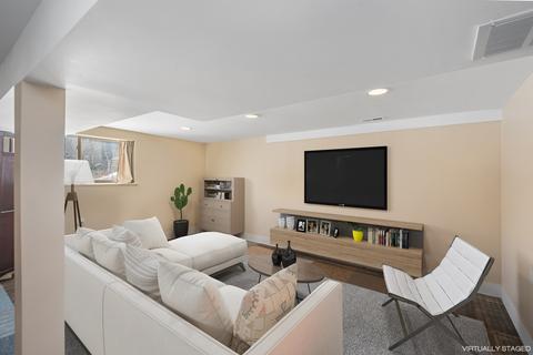 4900 W Roscoe St, Chicago, IL 60641 photo 24