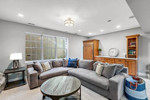 905 Golfview Rd, Glenview, IL 60025 photo 33