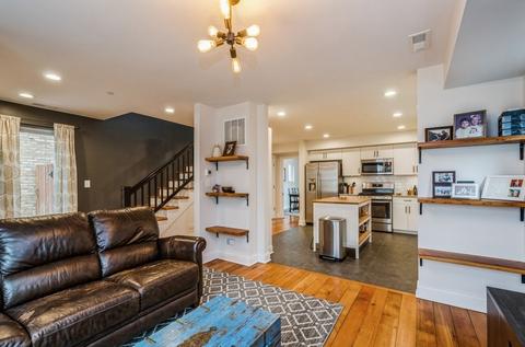 1815 Laurel Ave, Evanston, IL 60201 photo 3