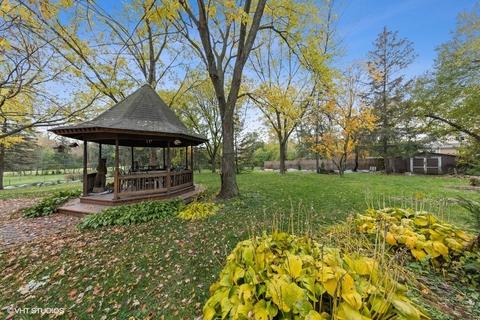 6318 Martin Dr, Willowbrook, IL 60527 photo 3