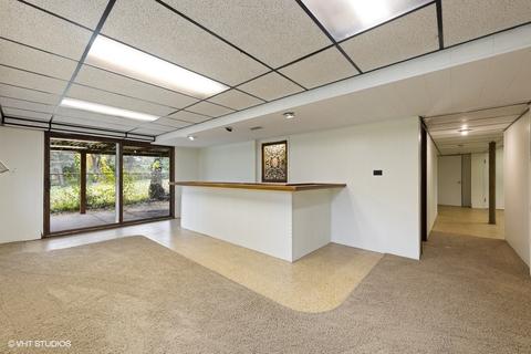6318 Martin Dr, Willowbrook, IL 60527 photo 2