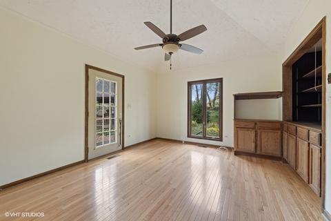 6318 Martin Dr, Willowbrook, IL 60527 photo 12