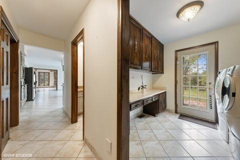 6318 Martin Dr, Willowbrook, IL 60527 photo 13