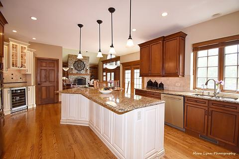 1649 Eagle Brook Dr, Geneva, IL 60134 photo 4
