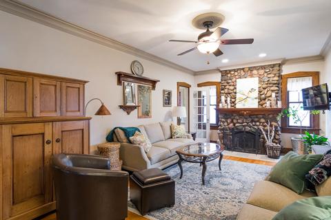 269 N Commonwealth Ave, Elgin, IL 60123 photo 4