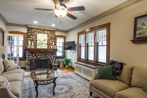 269 N Commonwealth Ave, Elgin, IL 60123 photo 5