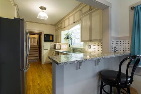 269 N Commonwealth Ave, Elgin, IL 60123 photo 10