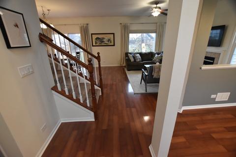 2376 Lundquist Dr, Aurora, IL 60503 photo 3