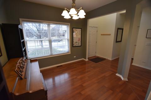2376 Lundquist Dr, Aurora, IL 60503 photo 9