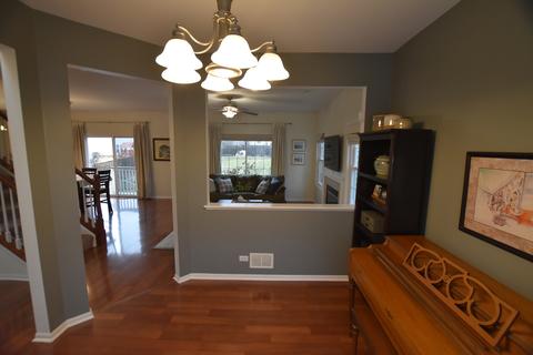 2376 Lundquist Dr, Aurora, IL 60503 photo 4