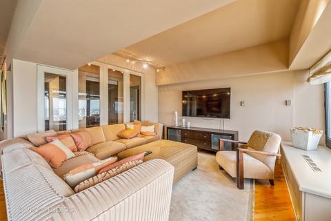 175 E Delaware Pl #4903, Chicago, IL 60611 photo 4