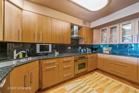 175 E Delaware Pl #4903, Chicago, IL 60611 photo 9