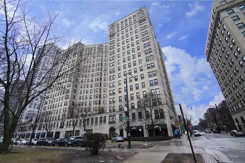 2000 N Lincoln Park W #511, Chicago, IL 60614