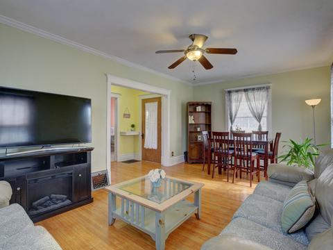 916 N Spring St, Elgin, IL 60120 photo 6
