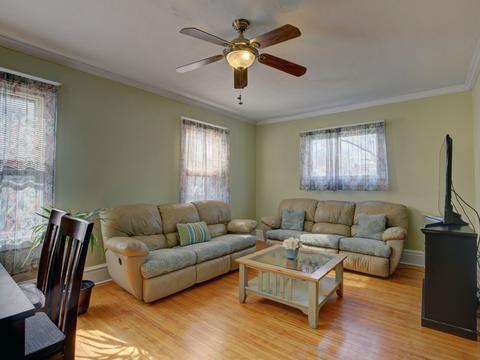 916 N Spring St, Elgin, IL 60120 photo 4