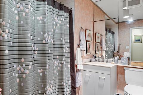 30 E Division St #4E, Chicago, IL 60610 photo 11