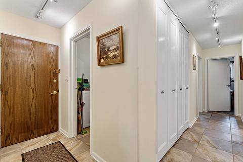 30 E Division St #4E, Chicago, IL 60610 photo 5