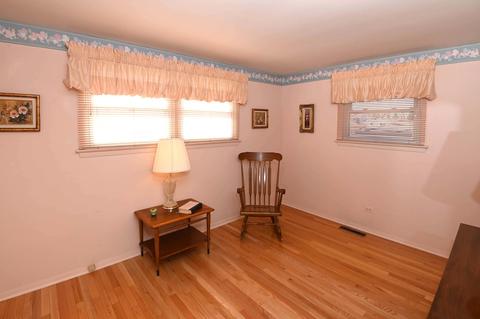 81 Windsor Dr, Des Plaines, IL 60018 photo 13