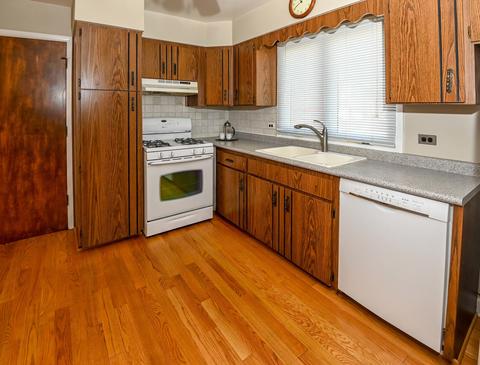 81 Windsor Dr, Des Plaines, IL 60018 photo 8