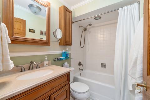 421 Simone Dr, Des Plaines, IL 60016 photo 16