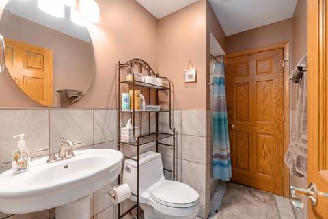 421 Simone Dr, Des Plaines, IL 60016 photo 23