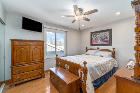 421 Simone Dr, Des Plaines, IL 60016 photo 20