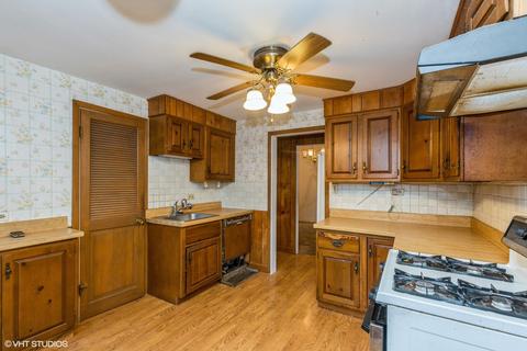 1624 E Lincoln Ave, Des Plaines, IL 60018 photo 2