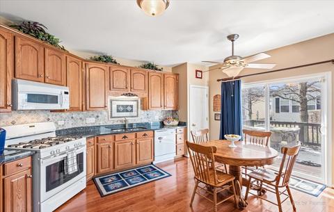1850 Avon Dr, Hoffman Estates, IL 60192 photo 12