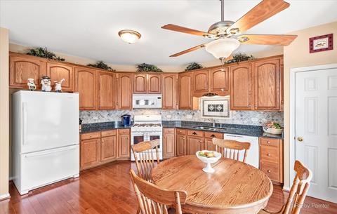 1850 Avon Dr, Hoffman Estates, IL 60192 photo 14