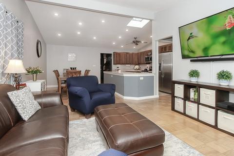2210 Central Rd, Rolling Meadows, IL 60008 photo 4