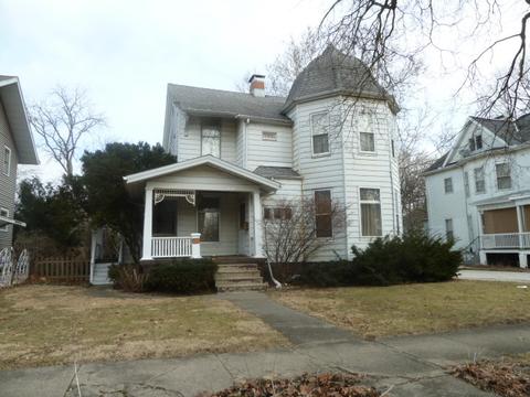 612 E Chestnut St, Bloomington, IL 61701 photo 1
