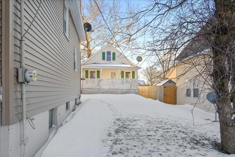 202 Packard St, Bloomington, IL 61701 photo 3