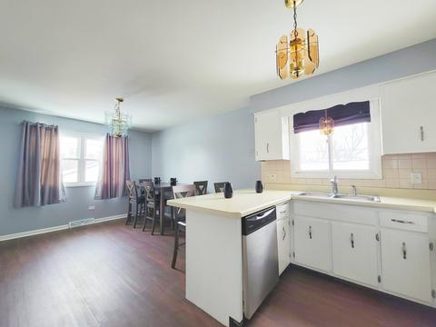 3250 Bernice Rd, Lansing, IL 60438 photo 4
