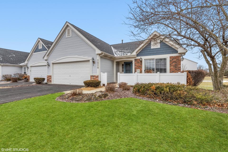 2828 N Southern Hills Dr, Wadsworth, IL 60083 17 Photos MLS