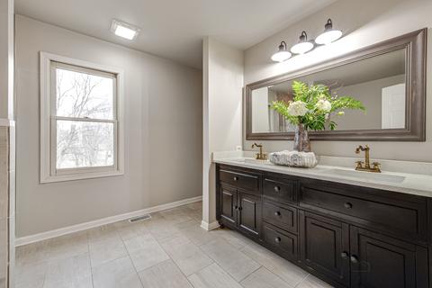 154 Barnes Rd, Elgin, IL 60124 photo 19