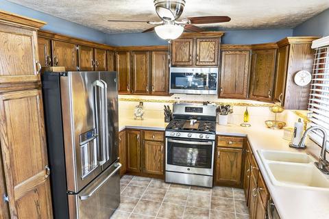 2001 Lake Bluff Rd, Bloomington, IL 61704 photo 8