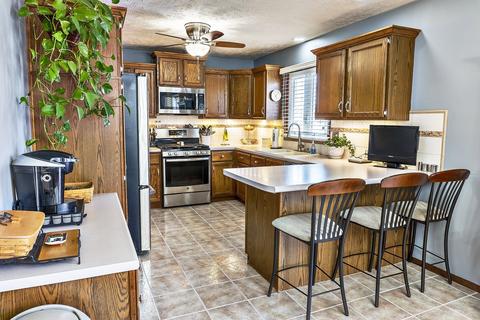 2001 Lake Bluff Rd, Bloomington, IL 61704 photo 7