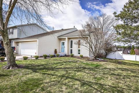 2001 Lake Bluff Rd, Bloomington, IL 61704 photo 2
